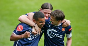 Viking - Kristiansund. André Danielsen,  Kwesi Appiah og Julian Ryerson.  Foto: Tore Fjermestad