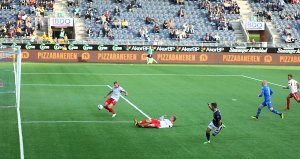 Viking - Levanger. Ylldren Ibrahimaj setter inn 3-0. Foto: Tore Fjermestad