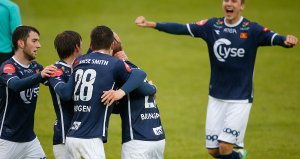 Viking - Odd. Feiring av Mathias Bringaker sin 2-0 scoring.  Foto: Tore Fjermestad 