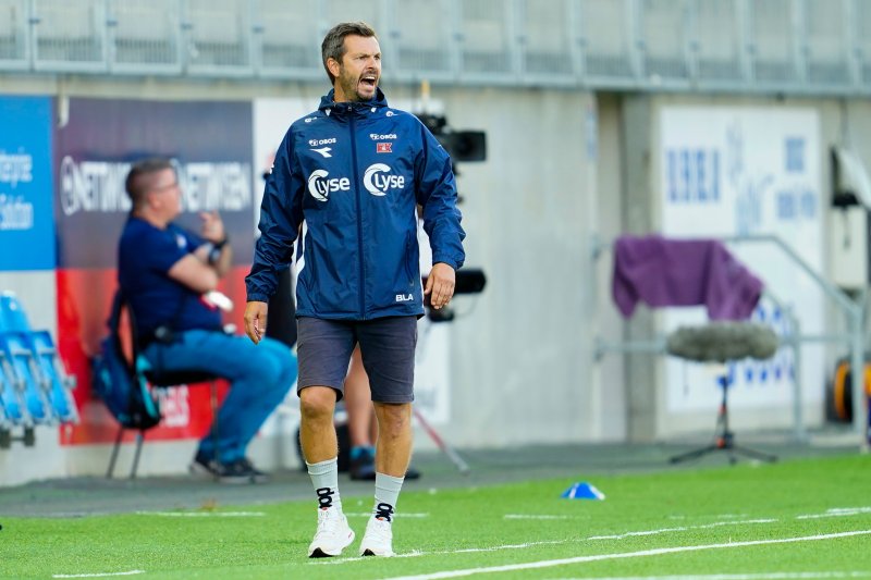 Bjarte Lunde Aarsheim måtte klare se uten Morten Jensen mot Vålerenga. Foto: Terje Pedersen / NTB