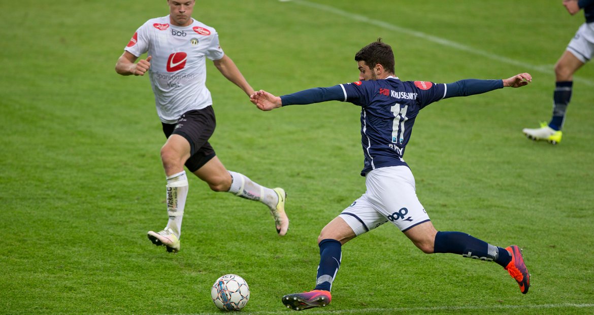 Viking - Sogndal. Zymer Bytyqi klar for innlegg. Foto: Tore Fjermestad