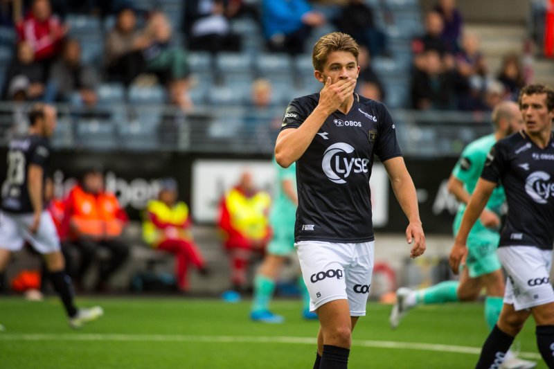 Henrik Heggheim og lagkameratene fikk litt å tenke på inn til pause. Foto: Carina Johansen / NTB