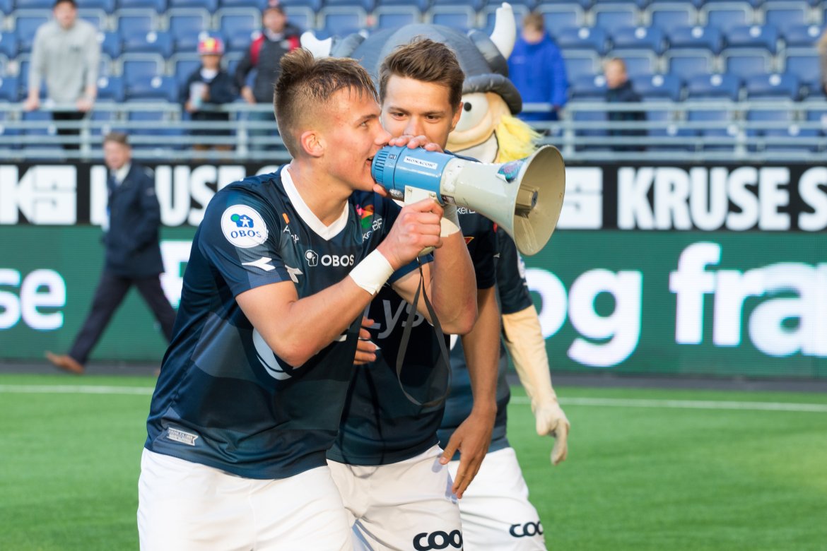 Viking - Sandnes Ulf, Leo Skiri Østigård og Tord Johnsen Salte. Foto: Sander Selsvik Jacobsen
