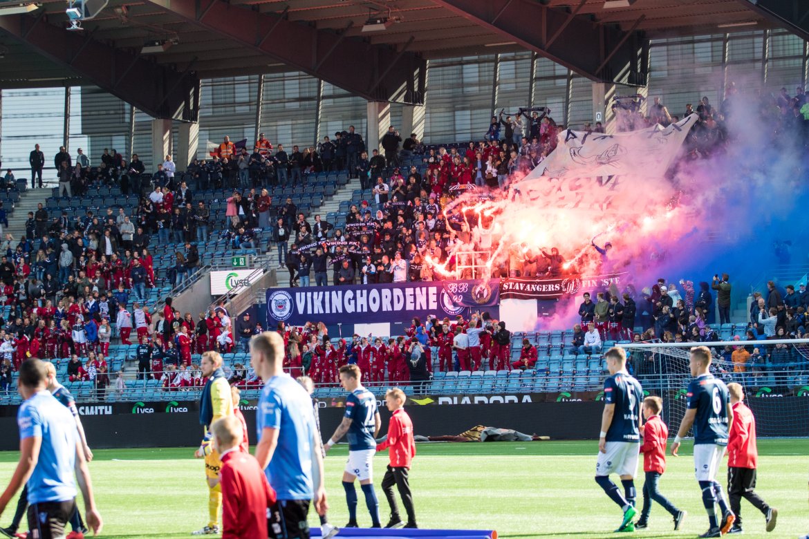 Viking - Sandnes Ulf, Vikinghordene før kampen. Foto: Sander Selsvik Jacobsen