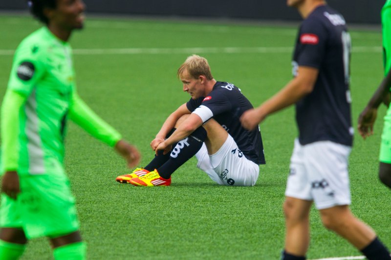 Viljar Helland Vevatne og lagkameratene var langt nede etter nok et tap i sluttminuttene . Foto: Carina Johansen / NTB scanpix