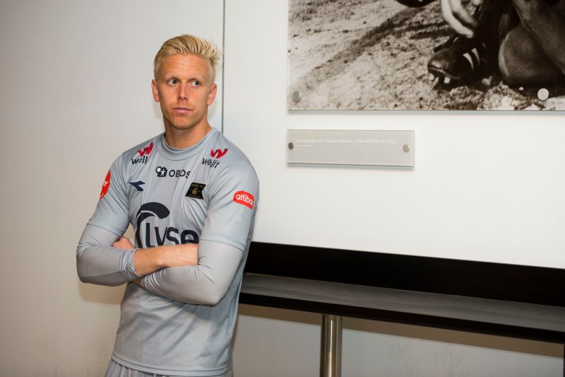 Arild Østbø hadde en strålende redning i første omgang, men var som de andre langt nede etter kampen. Foto: Carina Johansen / NTB scanpix