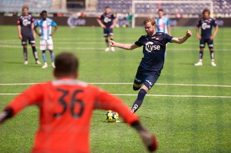 Even Østensen var sikker fra ellevemetersmerket. Foto: Lars K. Aalgaard