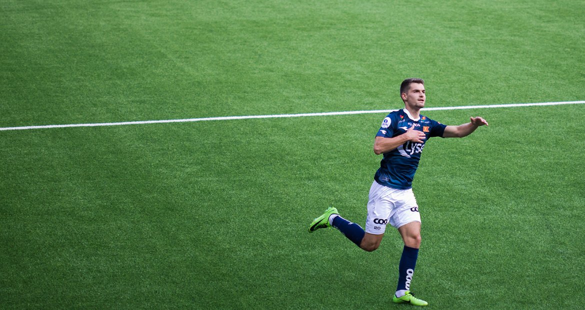 Viking - Levanger. Ylldren Ibrahimaj feirer sin 3-0 scoring. Foto: Tore Fjermestad