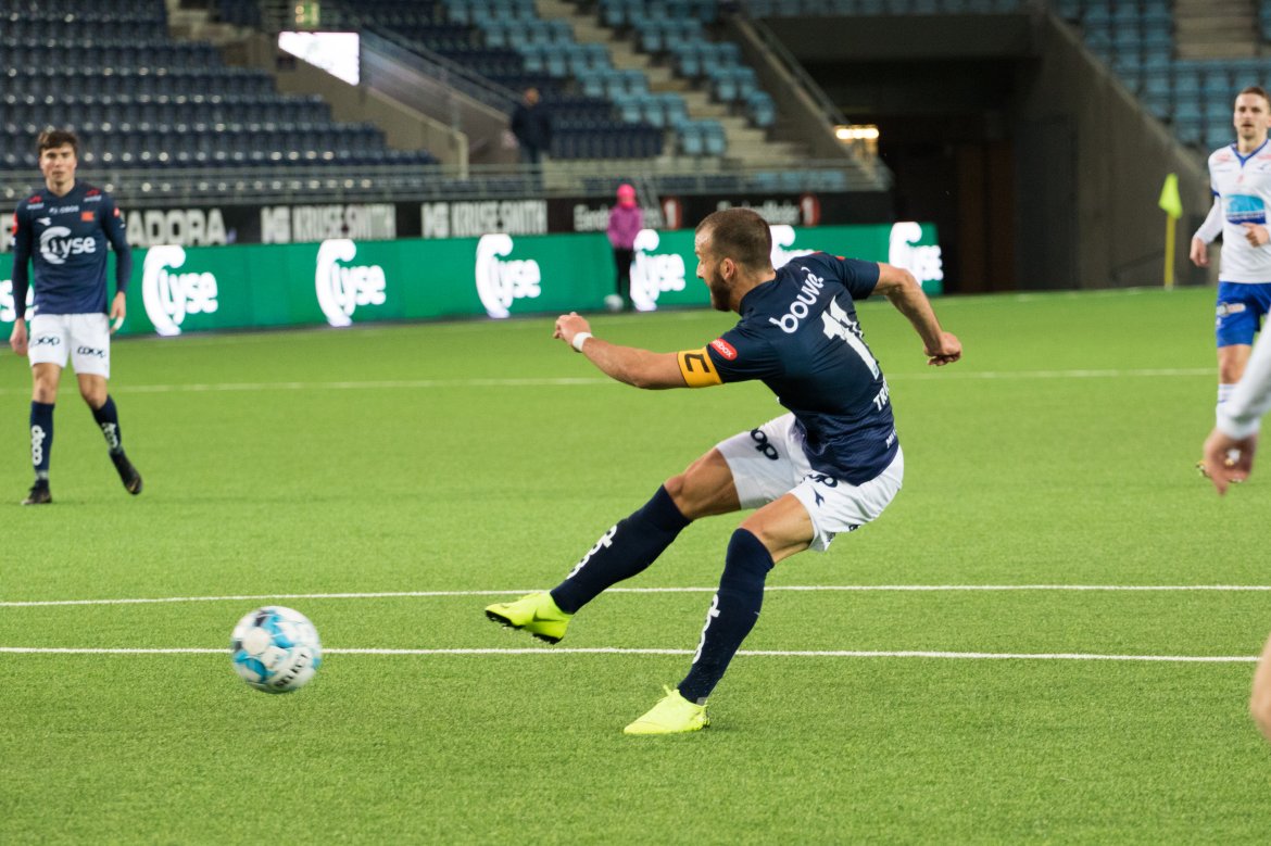 Viking - Haugesund. Zlatko Tripic setter inn 2-0 scoringen. Foto: Sander Selsvik Jacobsen