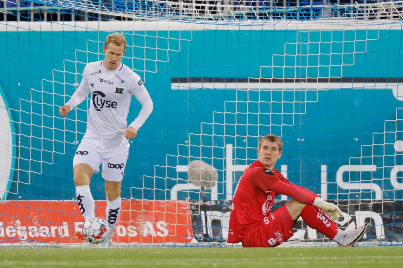 Patrik Gunnarsson fortviler etter 0-1. Foto: Svein Ove Ekornesvåg / NTB