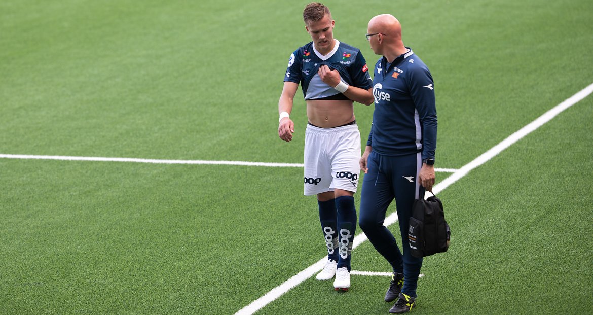 Viking - Ham Kam. Leo Østigaard måtte ut med skade.  Foto: Tore Fjermestad