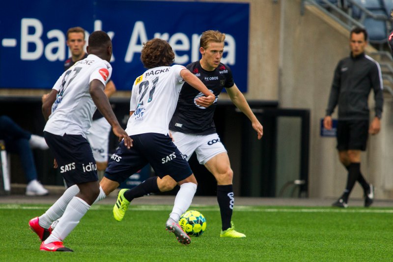 Yann-Erik de Lanlay var endelig tilbake fra start og fikk seg et par brukbare muligheter. Foto: Carina Johansen / NTB scanpix