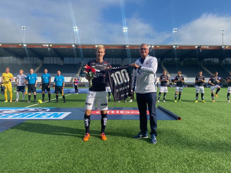 Kapteinen spilte sin hundrede kamp for klubben i forrige ukes oppgjør mot Aalesund og fikk sin hyllest før avspark.