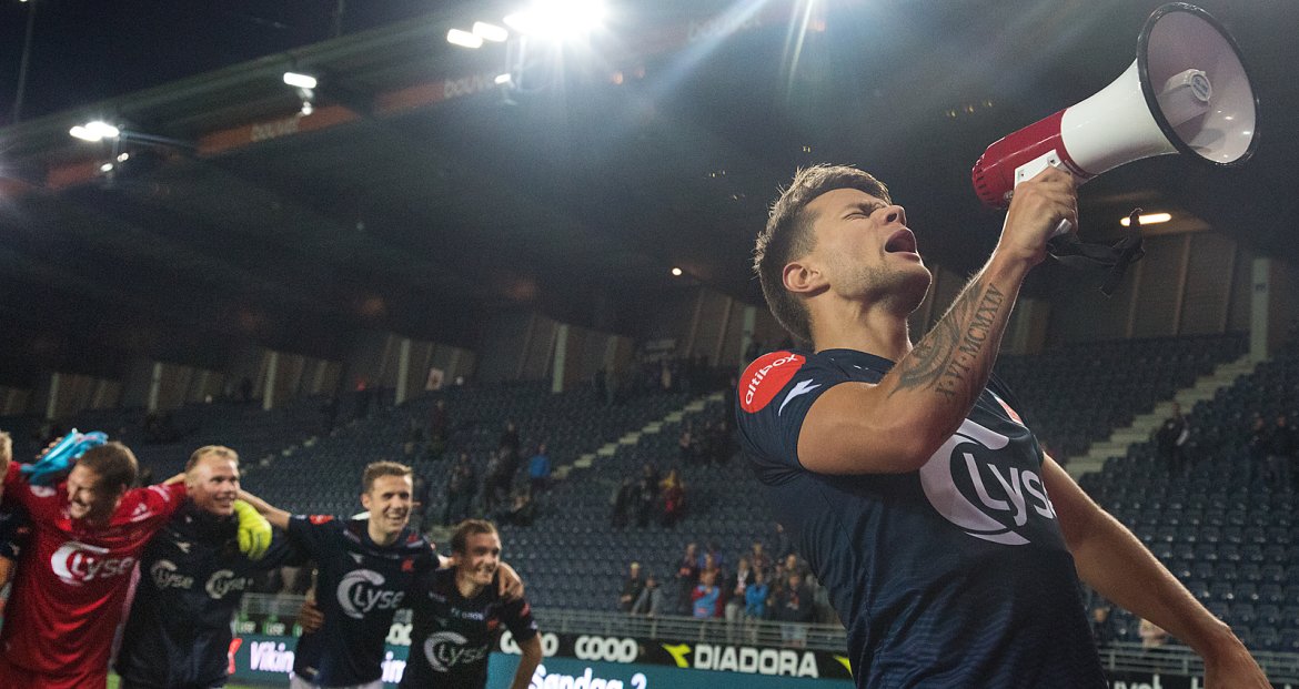 Viking - Strømsgodset. Feiring etter kampen.  Foto: Tore Fjermestad