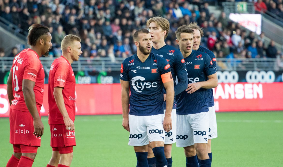 Viking - Brann, Oppstilling før hjørnespark. Foto: Sander Selsvik Jacobsen