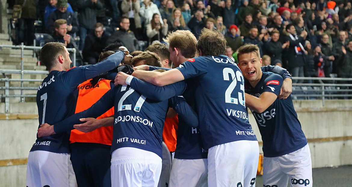 Viking - Brann. Feiring 2-0 scoring.  Foto: Tore Fjermestad