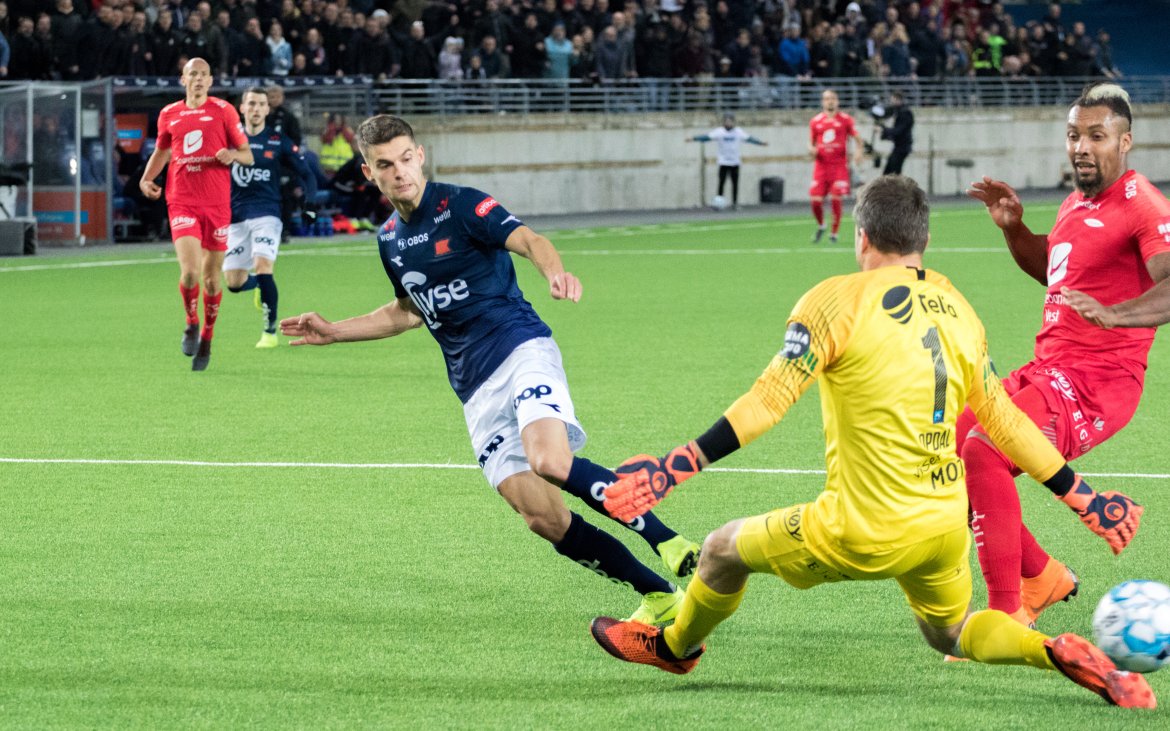 Viking - Brann, Ylldren Ibrahimaj setter inn 2-0 scoringen til Viking. Foto: Sander Selsvik Jacobsen