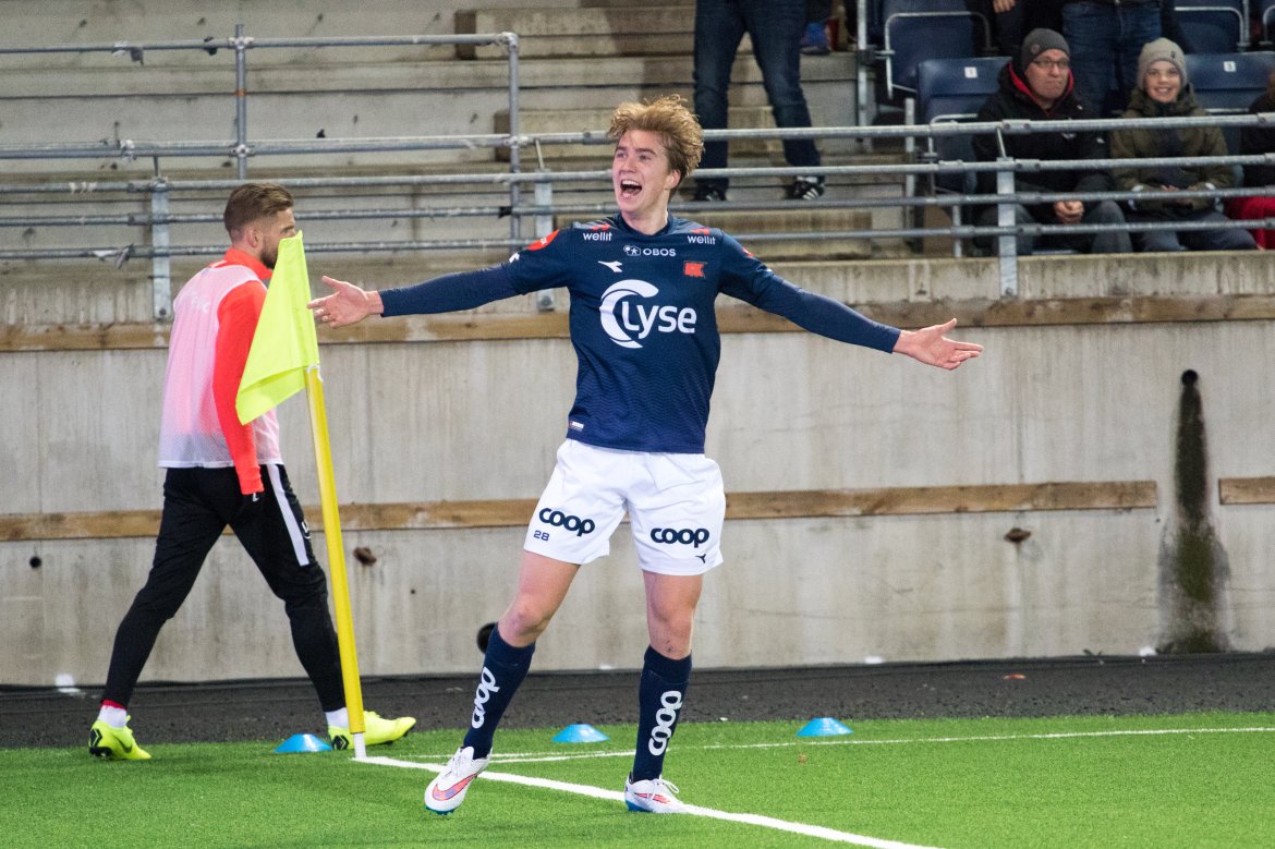 Viking - Brann, Kristian Thorstvedt etter å ha satt inn sitt tredje mål, på tre kamper i Eliteserien! Foto: Sander Selsvik Jacobsen