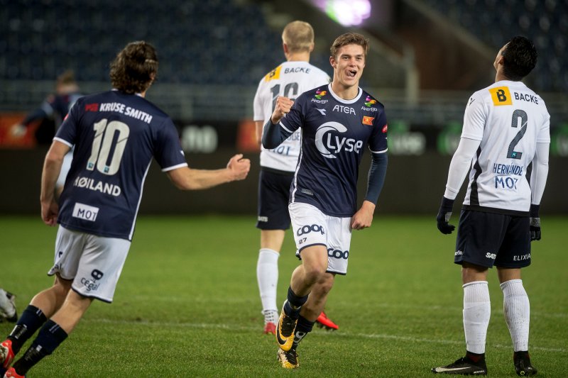 Mathias Bringaker avsluttet Viking-karrieren med å score to ganger i sin siste kamp i mørkeblått. I år er han Starts toppscorer med tre mål. Foto: Carina Johansen / NTB Scanpix