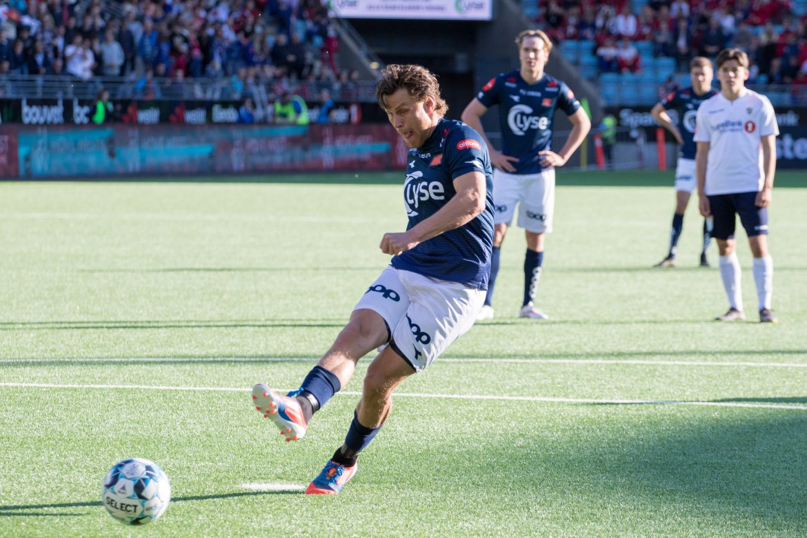 Viking - Stabæk, Tommy Høiland setter straffen sikkert i mål. Foto: Sander Selsvik Jacobsen