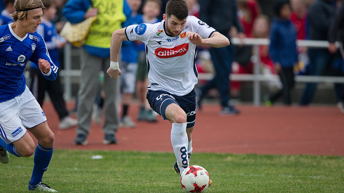 Madla - Viking. Zymer Bytyqi fosser mot mål.