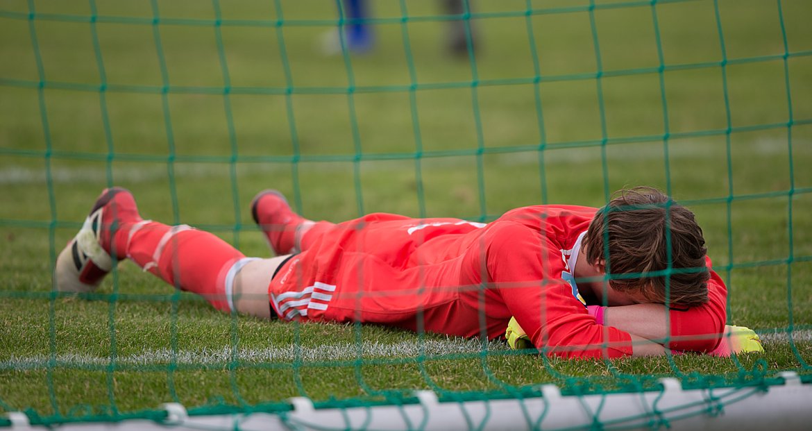 Madla - Viking. Madla-keeper depper etter Vikings 2-0 scoring.