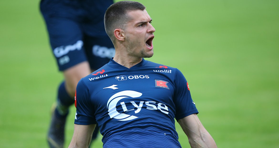 Sandnes Ulf - Viking. Ylldren Ibrahimaj feirer sin 2-0 scoring. Foto: Tore Fjermestad