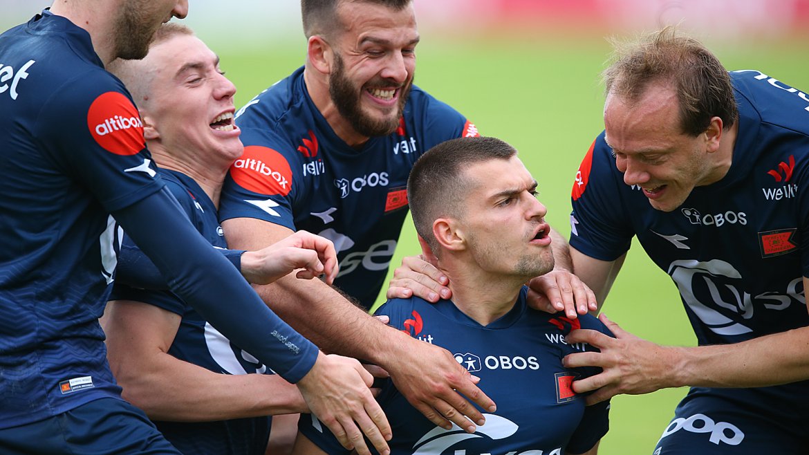 Sandnes Ulf - Viking. Feiring av  Ylldren Ibrahimajs 2-0 scoring . Foto: Tore Fjermestad