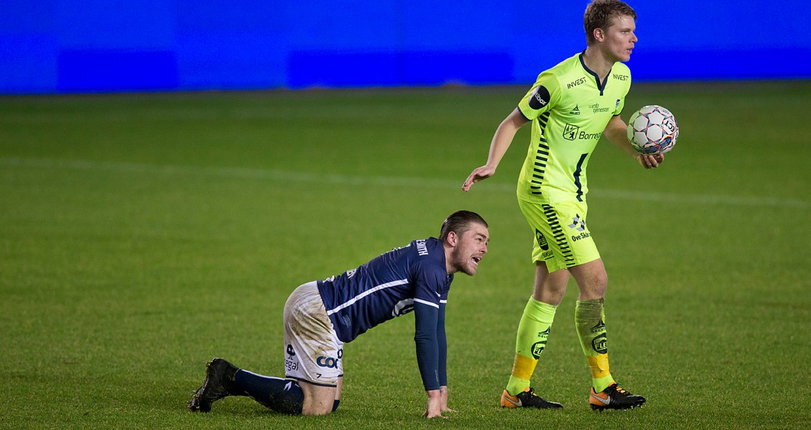 Viking - Sarpsborg 08. George Green er ikke fornøyd med behandlingen han har fått. Foto: Tore Fjermestad