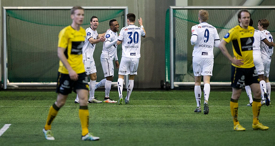 Viking - Start 1-1. Samuel Adegbenro har gitt 1-0 til Viking. Foto: Tore Fjermestad