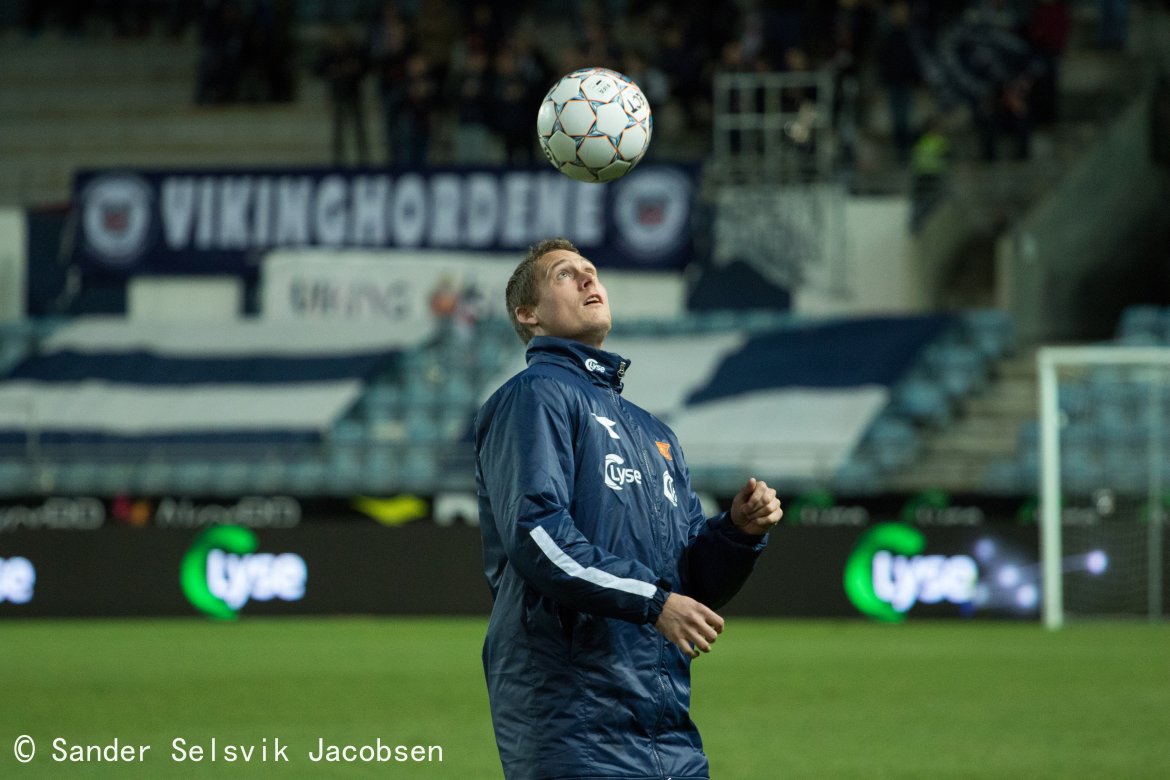 Viking - Vålerenga, Austbøs pauseunderholdning. Foto: Sander Selsvik Jacobsen