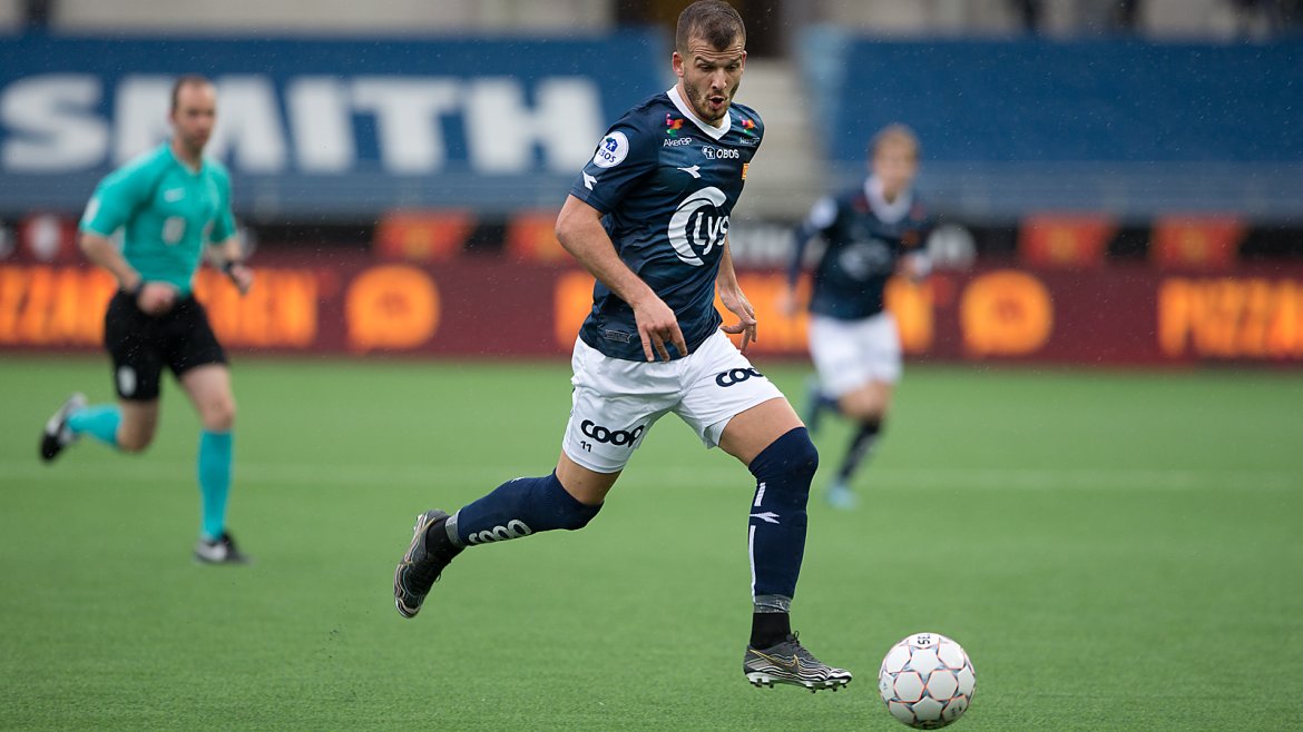 Viking - Åsane. Zlatko Tripic .